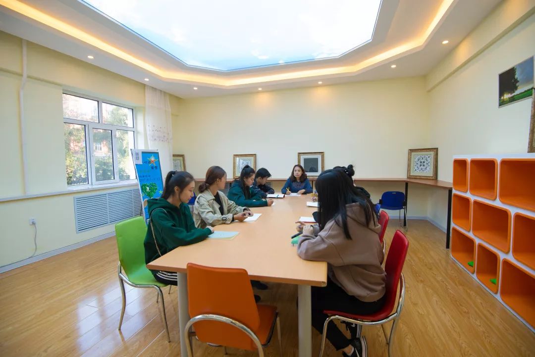 走進(jìn)龍外 | 黑龍江外國語學(xué)院學(xué)生心理成長指導(dǎo)中心 點(diǎn)亮心燈，賦能成長